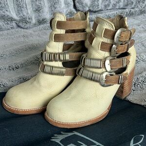 Freebird Savannah Boots size 6